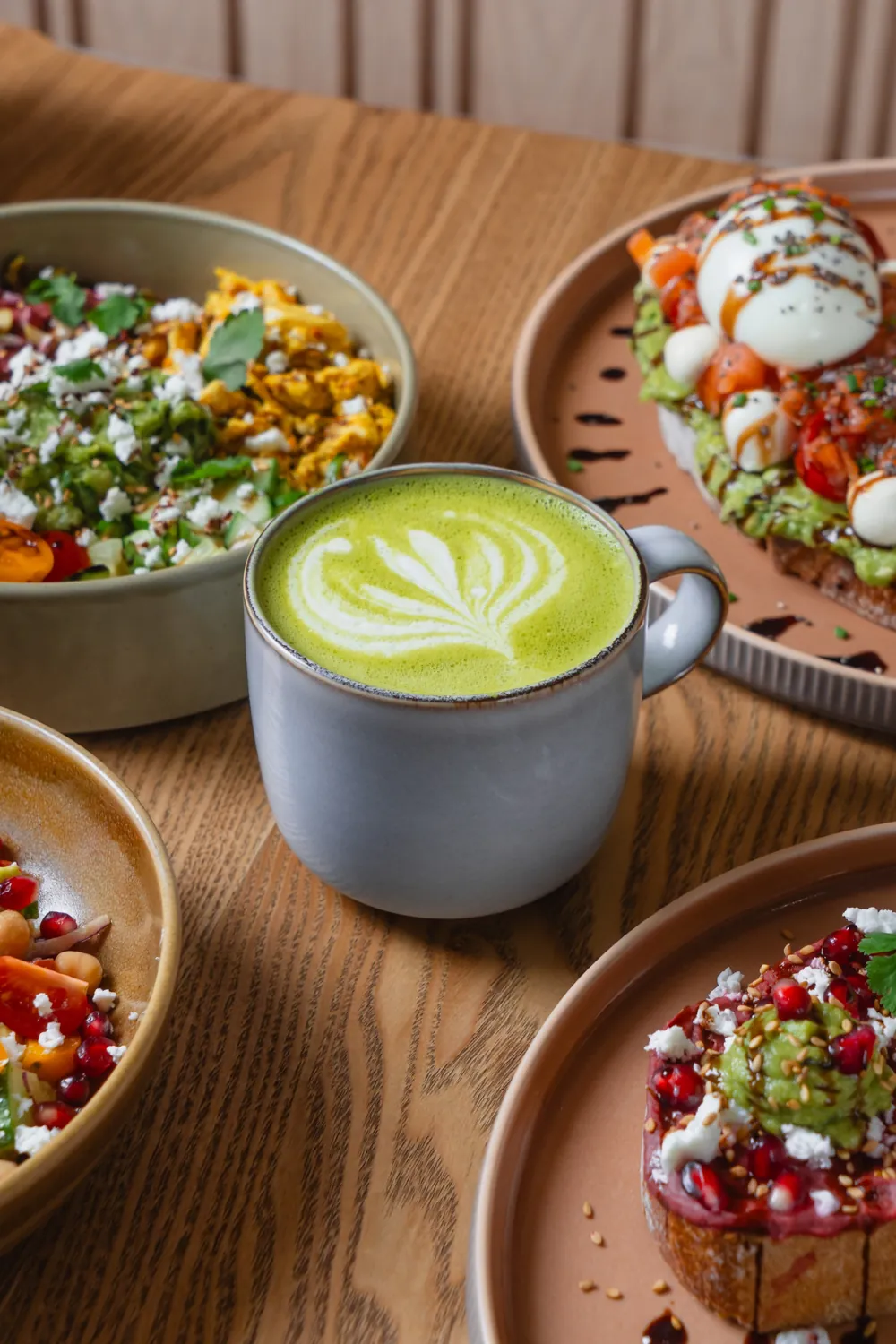 Matcha latte et bowls du matin chez Teaven